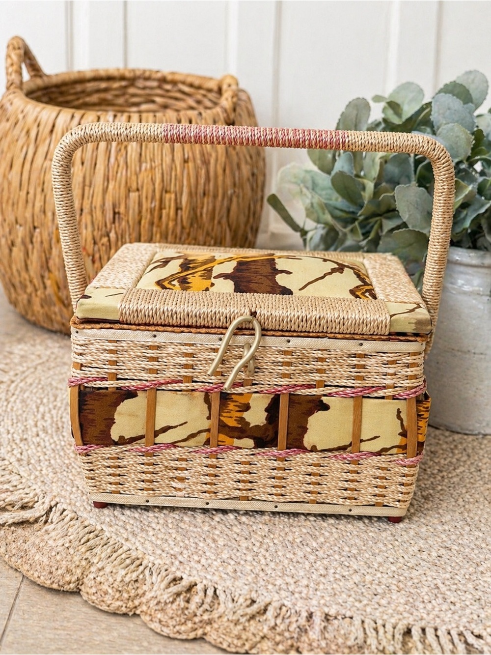 Vintage Handwoven Natural Wicker Sewing Basket Tree Branch Brown & Cream Pattern - Picture 1 of 9
